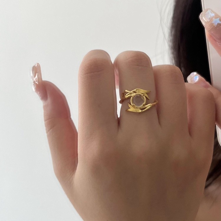 French light luxury style, niche personality, moonstone open ring, trendy, ins design sense, irregular food ring Application Scenario