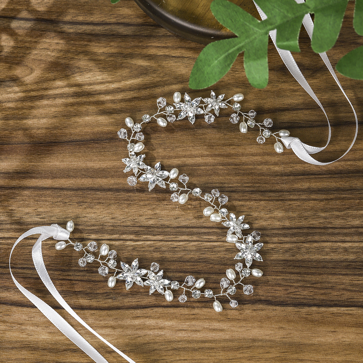 European and American accessories, starlight headbands, handcrafted pearl crystal headbands, versatile and simple bridesmaid dress headwear, wedding dress accessories details Picture