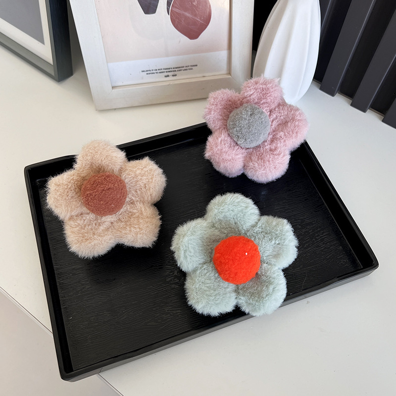 Hairy flower hair clips for women, plush shark clips for the back of the head, large hair volume, mostly for tying hair, hair clips, wholesale details Picture