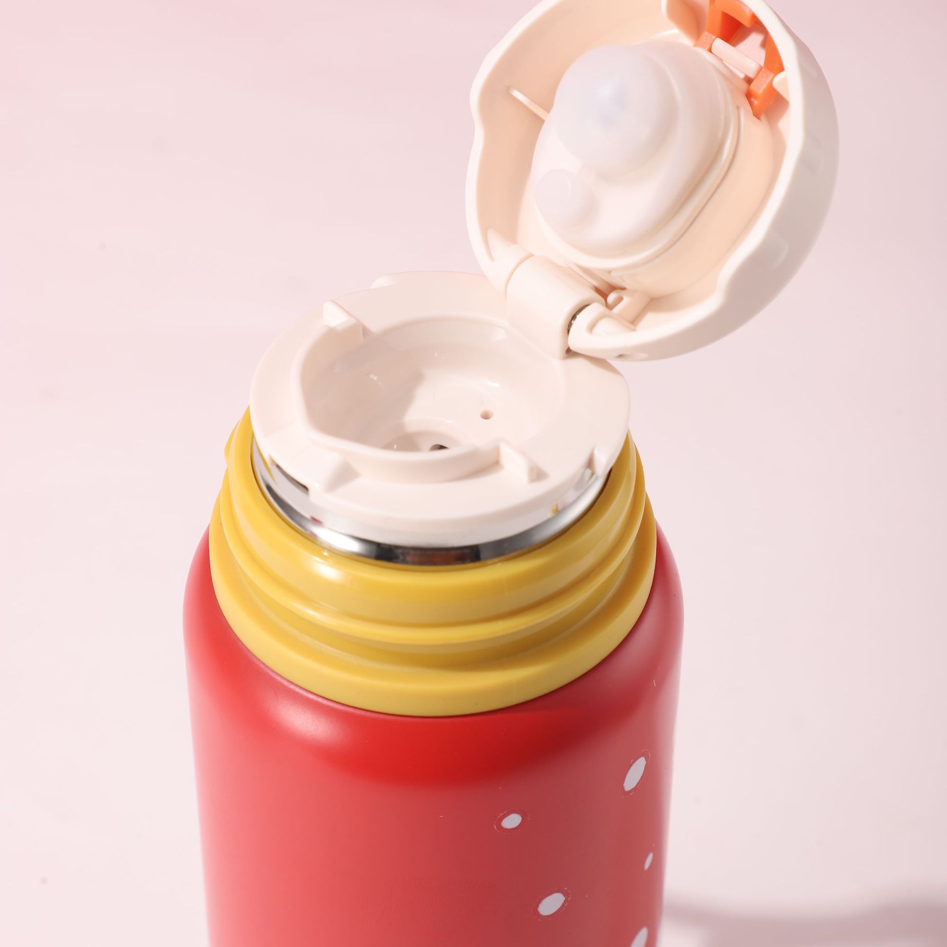 Wholesale of 2024 new 316 stainless steel Christmas insulated cups and creative cartoon bullet-shaped insulated flasks for holiday gifts Specification drawing