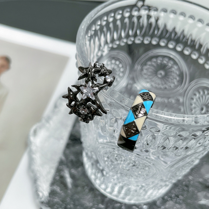 Dark style, individualistic and fashionable starlight checkered glaze open ring, cold and elegant feminine style, hot and spicy punk food ring Specification drawing