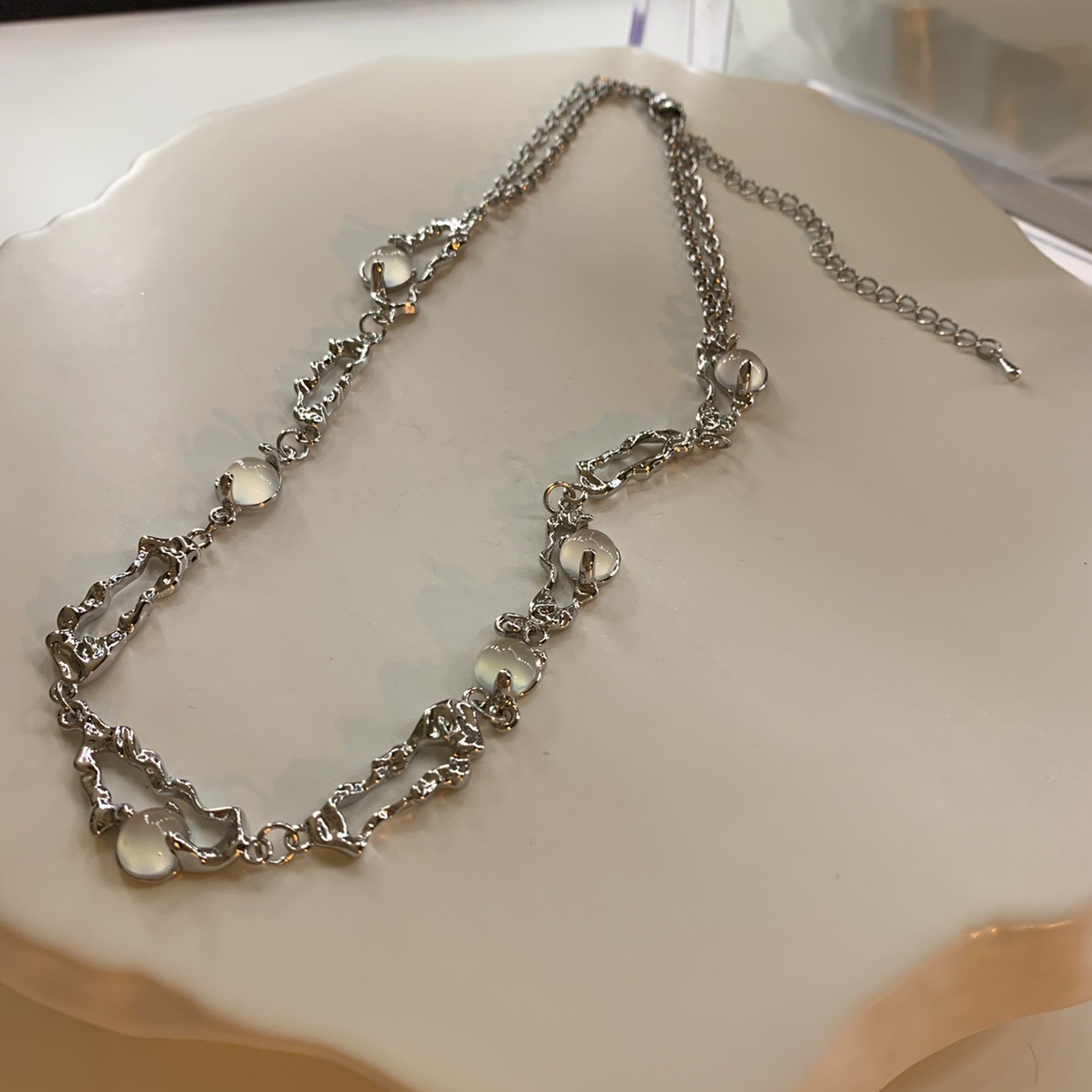 Recommendation ~ Moonstone niche cold style necklace for women's summer collarbone chain women's style necklace 2023 New style for women Application Scenario