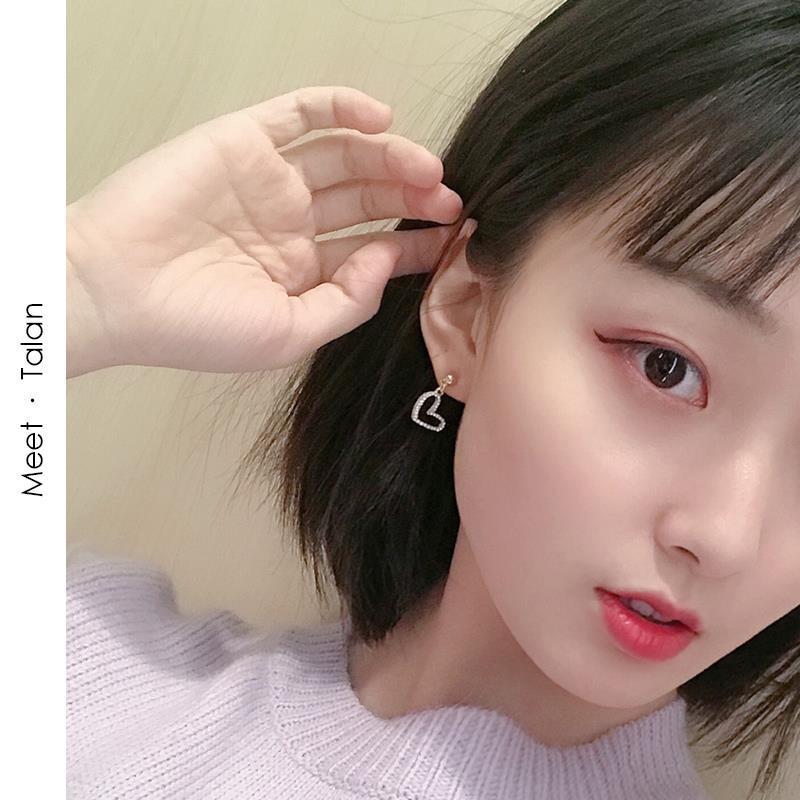 Handcrafted, fully diamond-shaped, girlish, heart-shaped stud earrings, Korean style, versatile, light luxury, exquisite golden bean ear clips and earrings details Picture