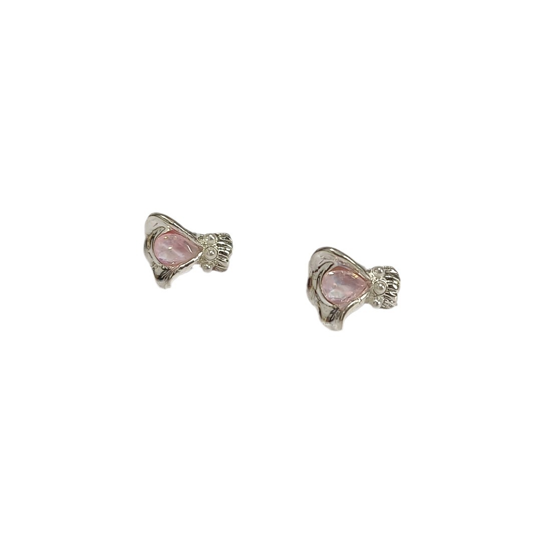 Sweet and niche Korean version, small and romantic pink cat's eye stone flower bouquet stud earrings, versatile and high-end design earrings for women on Instagram Item Picture