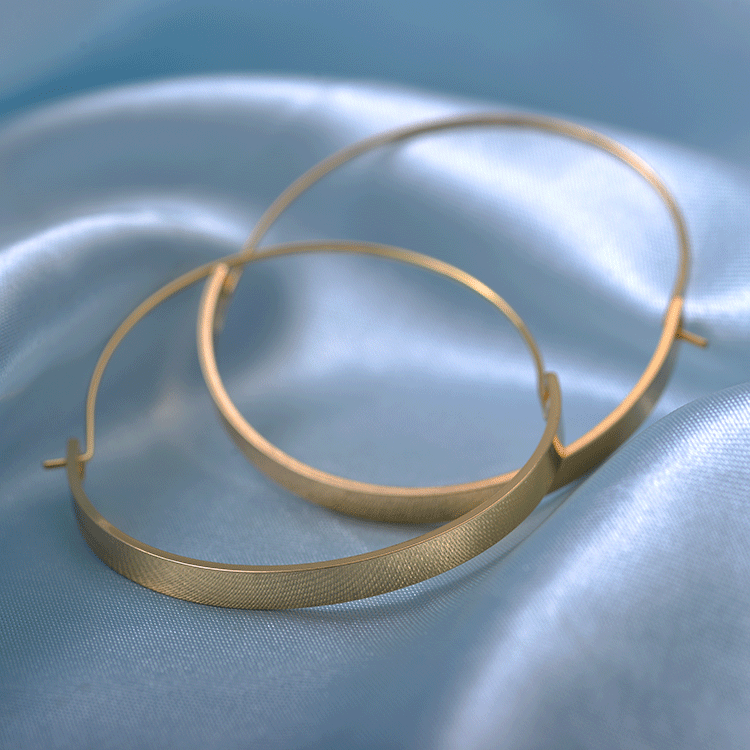 European and American style fashion OL semi-circular circle ins geometric earrings, simple and elegant texture, versatile new earrings wholesale Specification drawing