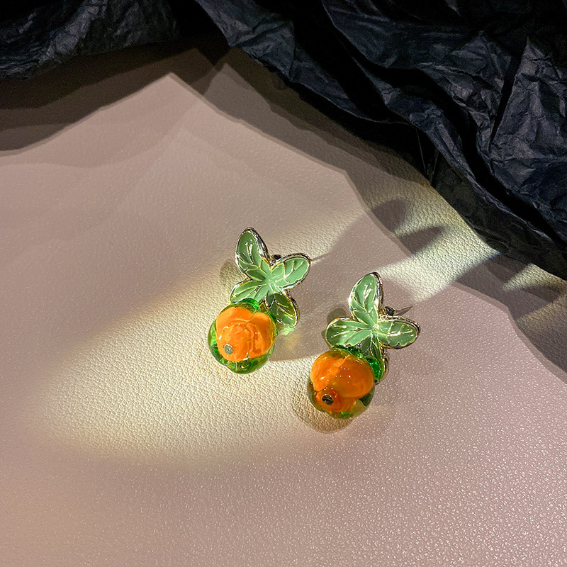 The glass persimmon with a retro charm, the orange earrings that are popular on the Internet are cute and sweet. The Chinese-style stud earrings and earrings are trendy Application Scenario