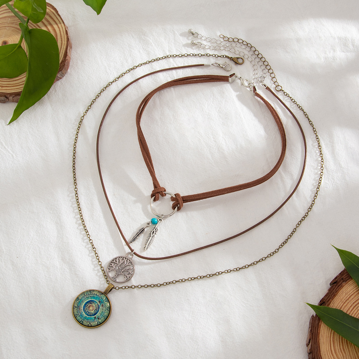 European and American cross-border jewelry, ethnic style Devil's Eye pendant necklace, retro star alloy multi-layer collarbone chain Application Scenario