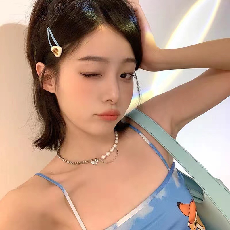 Pearl patchwork heart-shaped necklace for women, summer light luxury, niche design sense, neckchain, collarbone chain, sweet and cool accessory details Picture