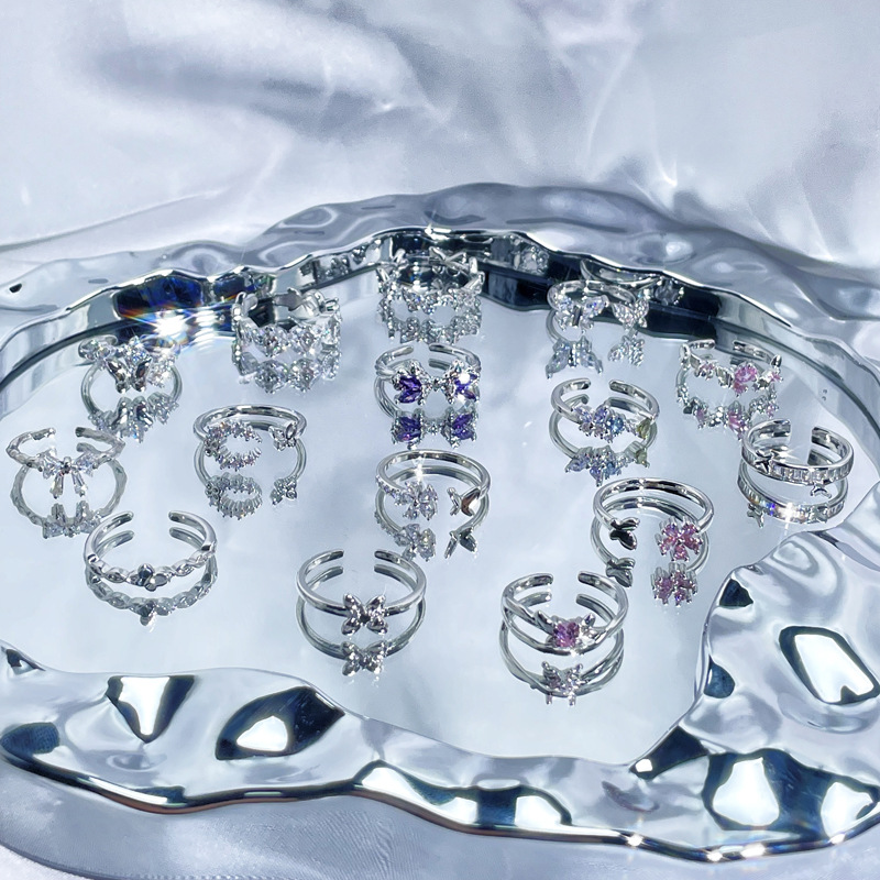 A small and exquisite butterfly ring for women, with a cold and unique design sense, is an Instagram simple and light luxury autumn and winter accessory details Picture