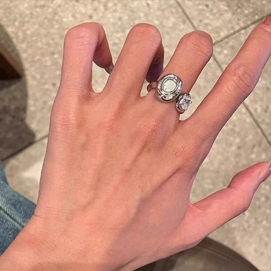 Vintage zircon open ring, feminine, light luxury, fashionable, niche design, high-end feel, French retro unique ring details Picture