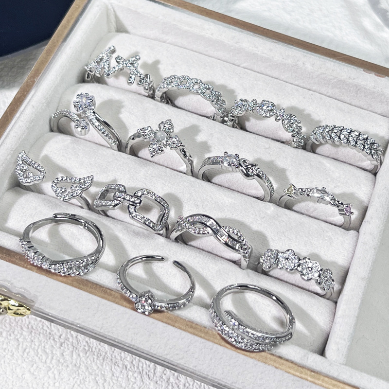 A Korean-style geometric light luxury high-end ring with full diamonds, a cold and elegant female style, a niche fashion and exquisite stacked index finger ring Specification drawing