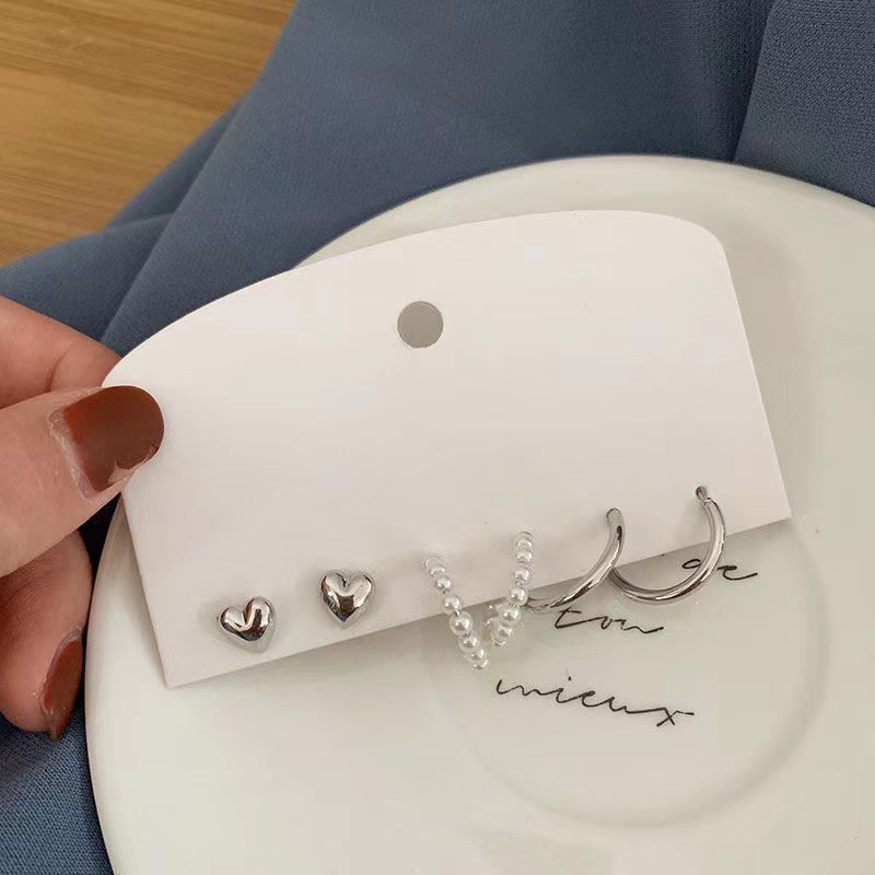 Unique design sense heart-shaped pearl stud earrings, 2025 new trendy earrings, high-end and elegant, niche and individual earrings Specification drawing