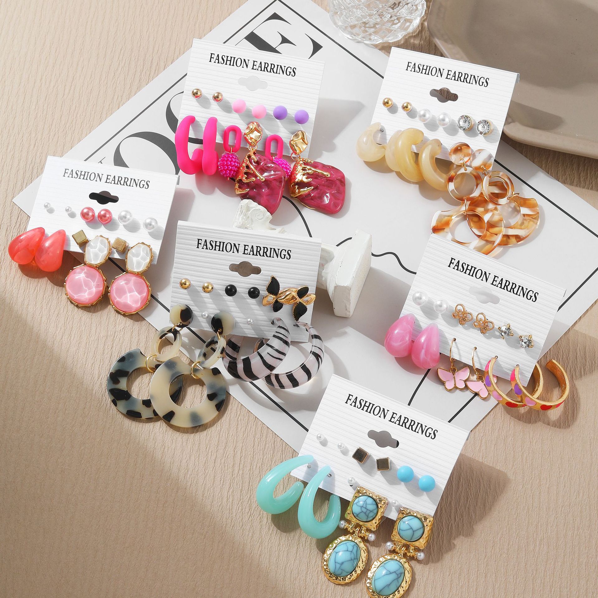 Amazon 36-pair retro alloy butterfly pearl stud earring creative and simple resin resin clip earring set Specification drawing
