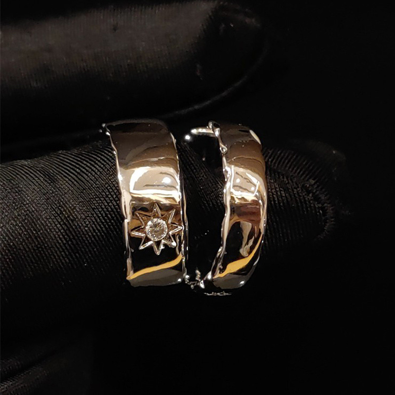 Starlight Zircon couple rings, a niche design with a simple and elegant feel, open rings, retro and adjustable fashion accessories Application Scenario