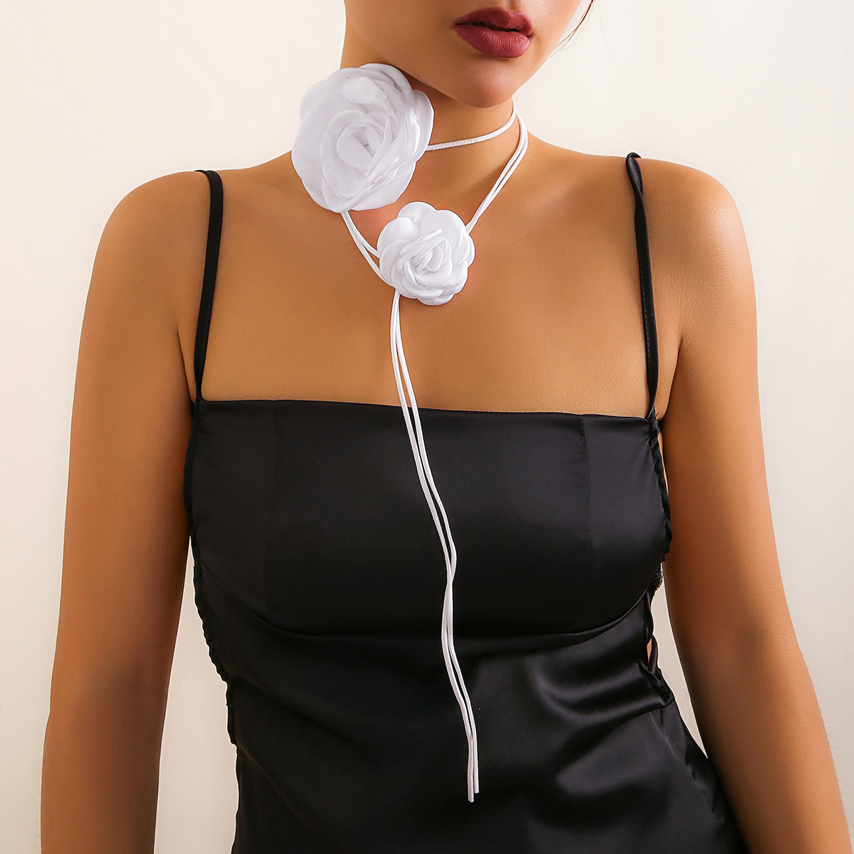 European and American cross-border flower binding rose choker retro necklace rose dinner collar accessory necklace for women Specification drawing