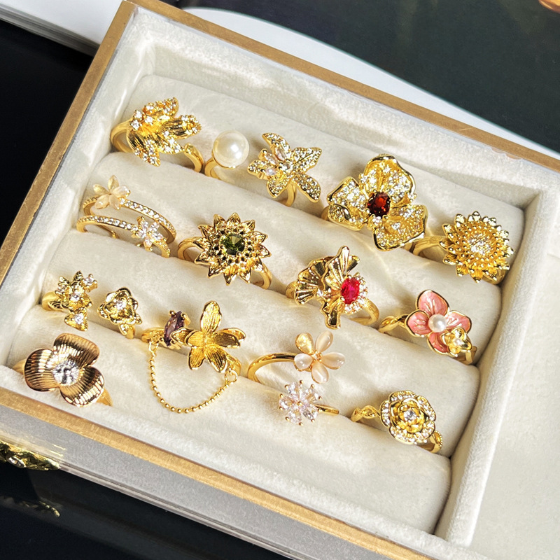 The Baroque light luxury high-end three-dimensional flower ring for women, the French cold style, the niche design sense, and the exquisite ring trend full figure