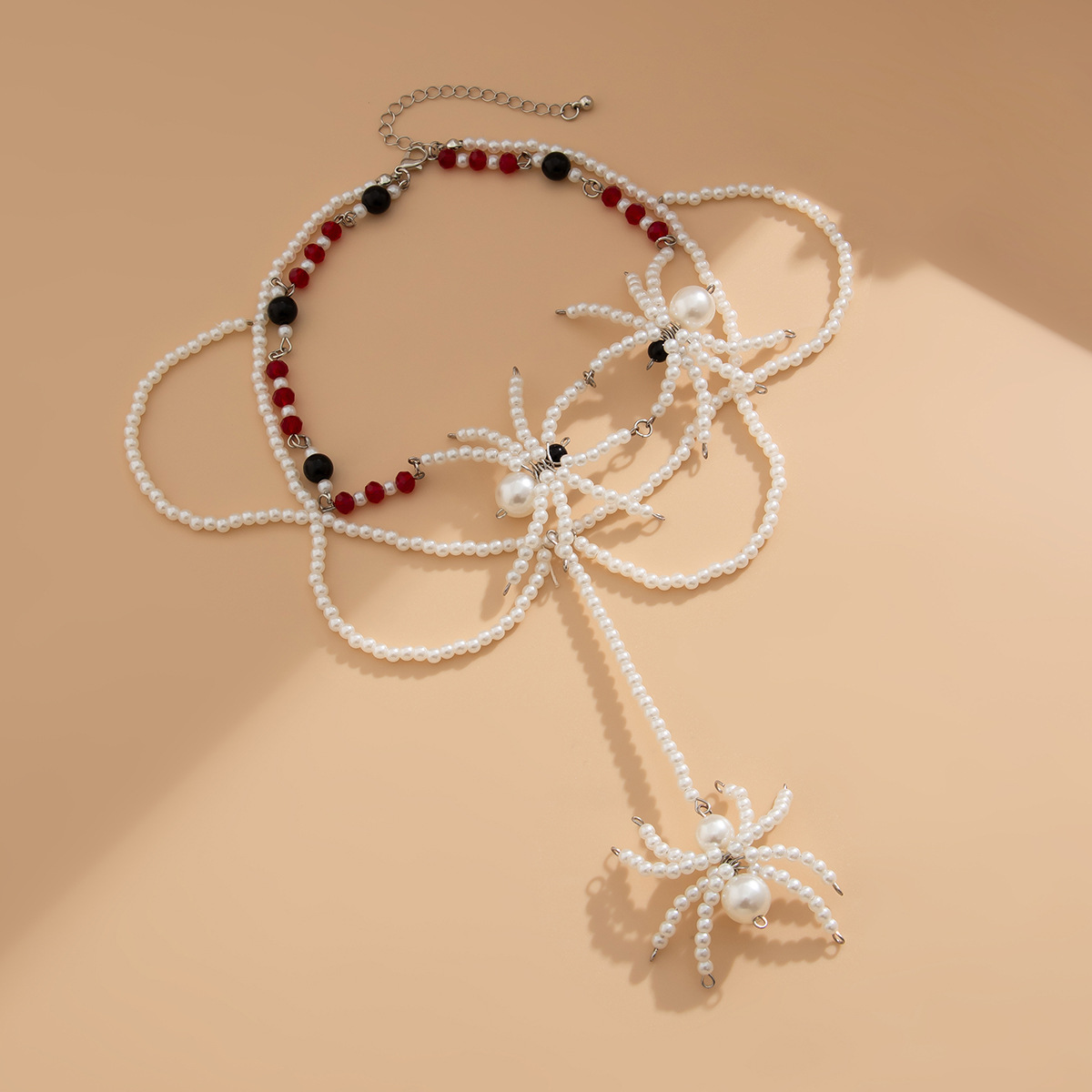 European and American cross-border accessories, dark style crystal woven spider necklace, Halloween tassel large round bead collarbone chain Application Scenario