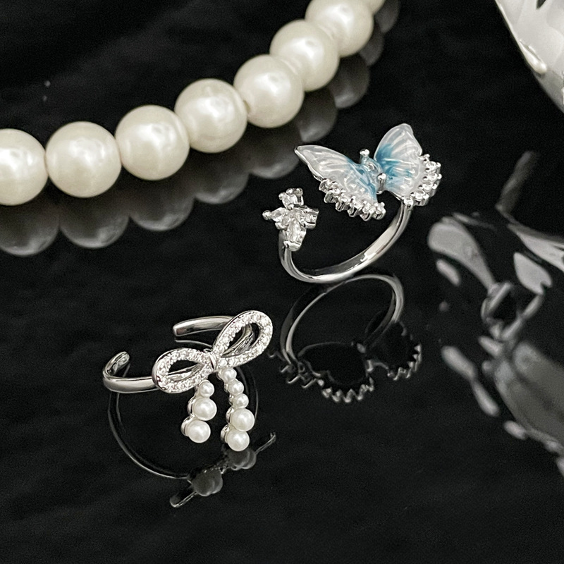 Summer ice blue butterfly, fresh, sweet and cool open ring, women's bow, pearl, light luxury, cold style, niche ring Application Scenario