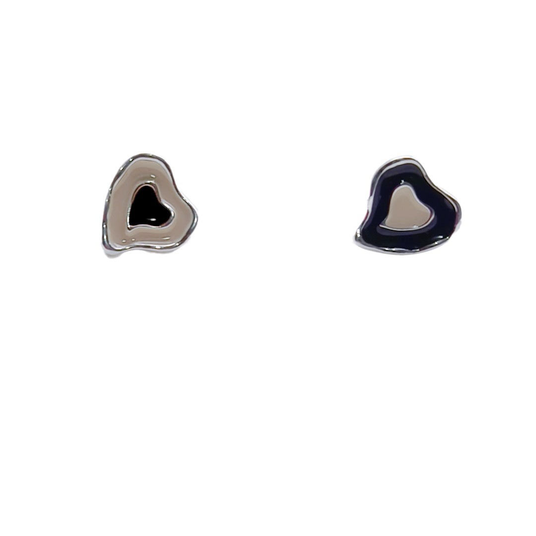 Niche, high-end, versatile, stylish, and design-savvy heart-shaped stud earrings for women, a new bestseller in 2025 Item Picture