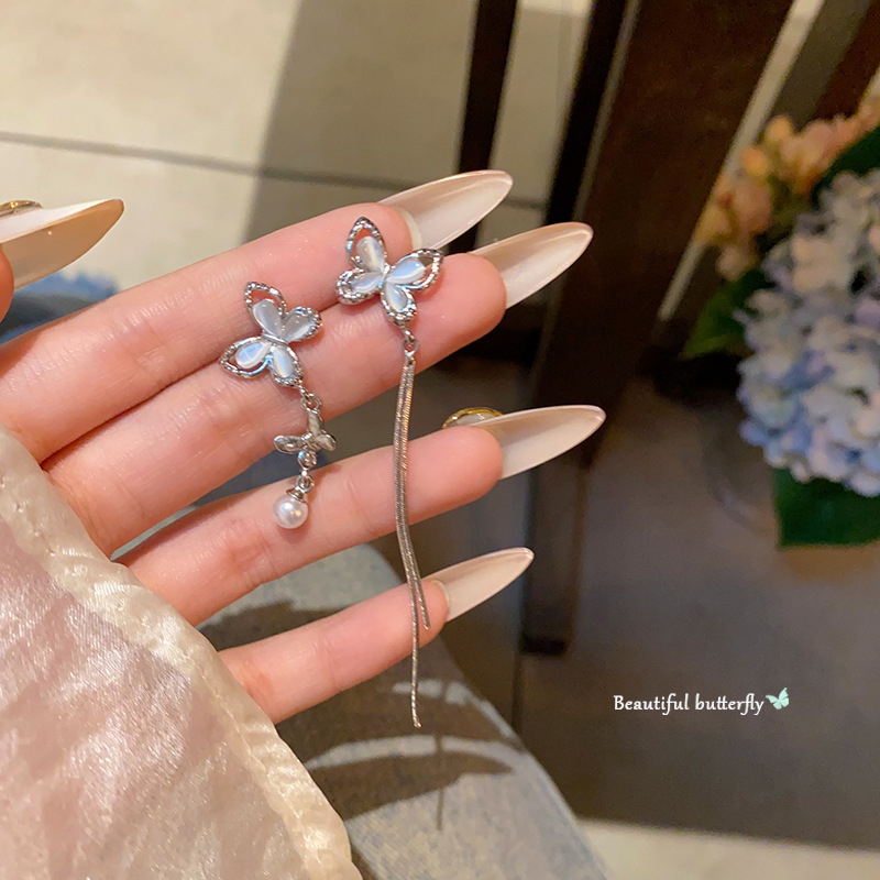 Asymmetrical butterfly long earrings, women's pearl versatile tassel pendant earrings, light luxury and high-end style, stud earrings full figure