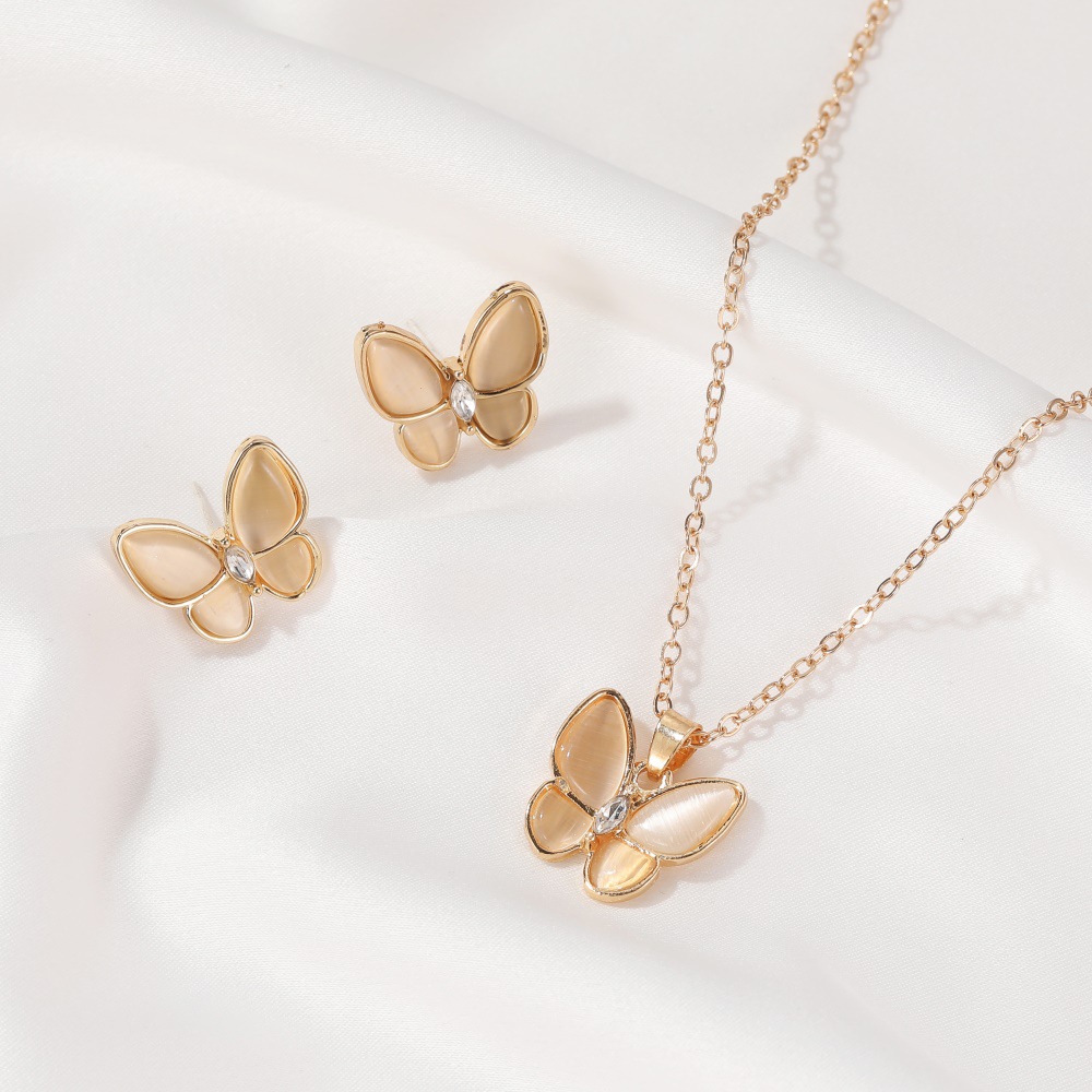 The new set of jewelry from Europe and America is simple and versatile. It features an elegant cat's eye butterfly necklace and white mother-of-pearl butterfly earrings Specification drawing