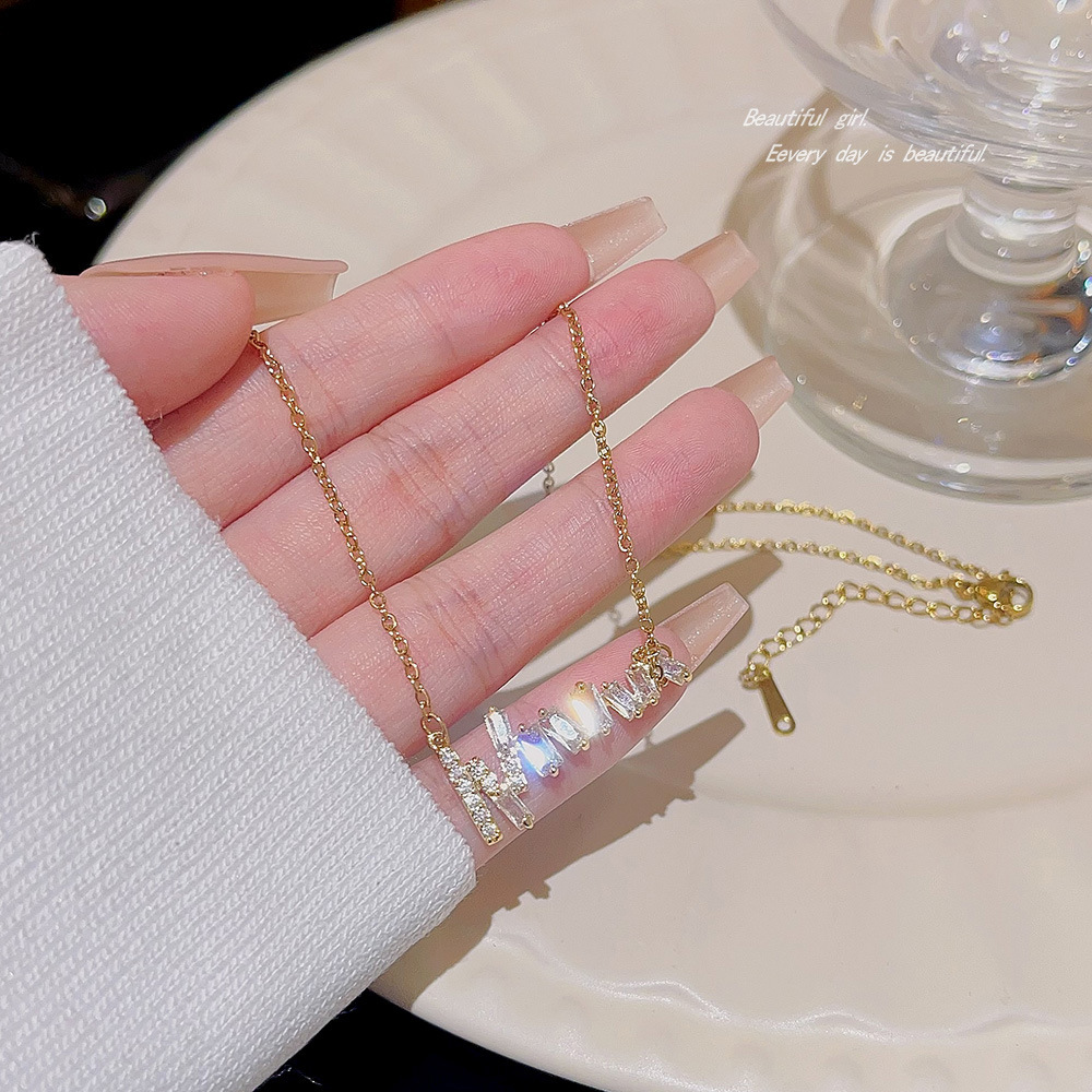 Korean niche design sense necklace, female Internet celebrity on Instagram, fashionable and elegant collarbone chain, titanium steel sweater chain, personalized accessory details Picture