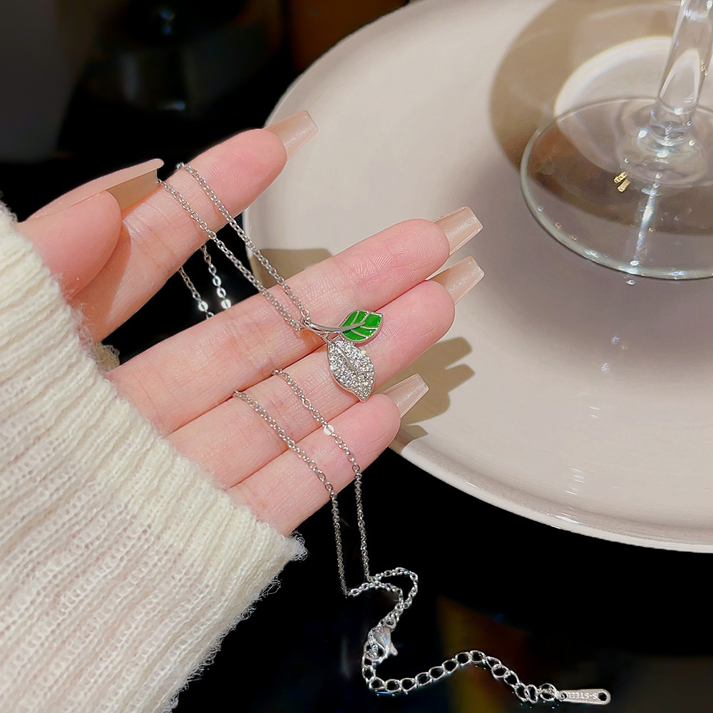Sweet and fresh leaf necklace, women's light luxury design sense, neckchain, collarbone chain, fashionable accessory, niche Yiwu accessory Specification drawing
