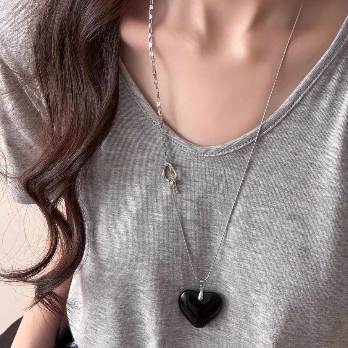 Long heart-shaped pendant OT buckle necklace for women, 2025 new style, versatile sweater chain, elegant and simple accessory details Picture