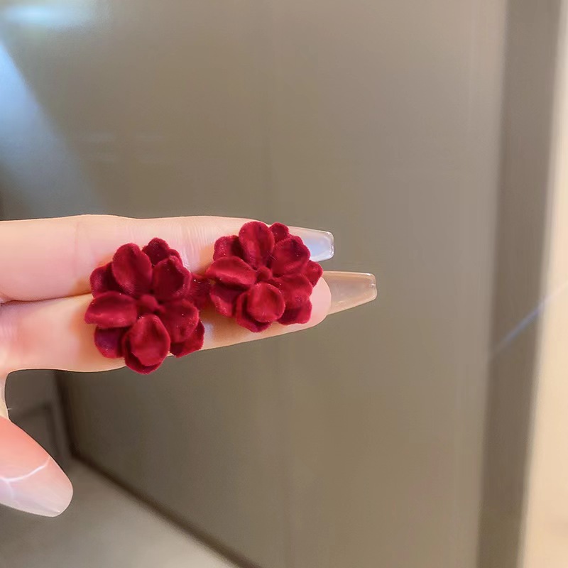 New Year earrings, festive earrings for the Spring Festival, niche design sense, high-end red flocked velvet bow, autumn and winter stud earrings details Picture