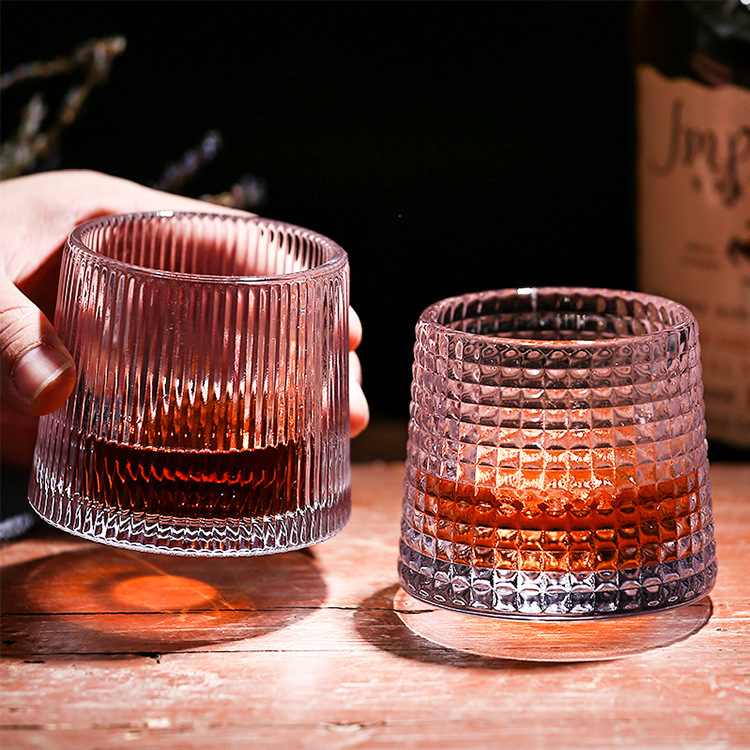 Creative bar rotating whisky, white spirit cups, home beer, red wine glass cups, shaker cups, untoppleable water cups full figure