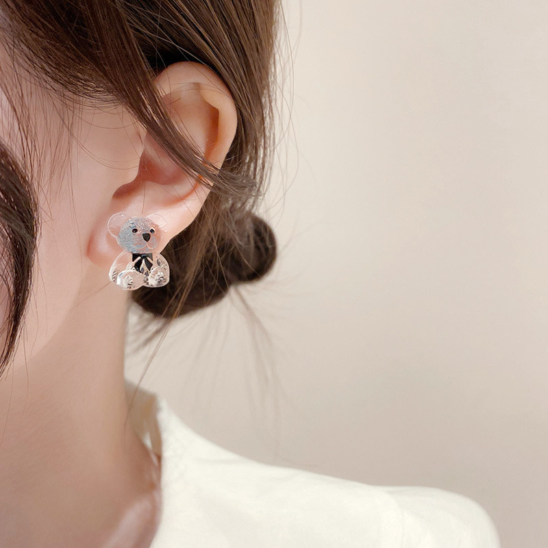925 Silver Needle Dongdaemun Earring from South Korea, a unique transparent bear earring, is cute and stylish, with a trendy design Application Scenario
