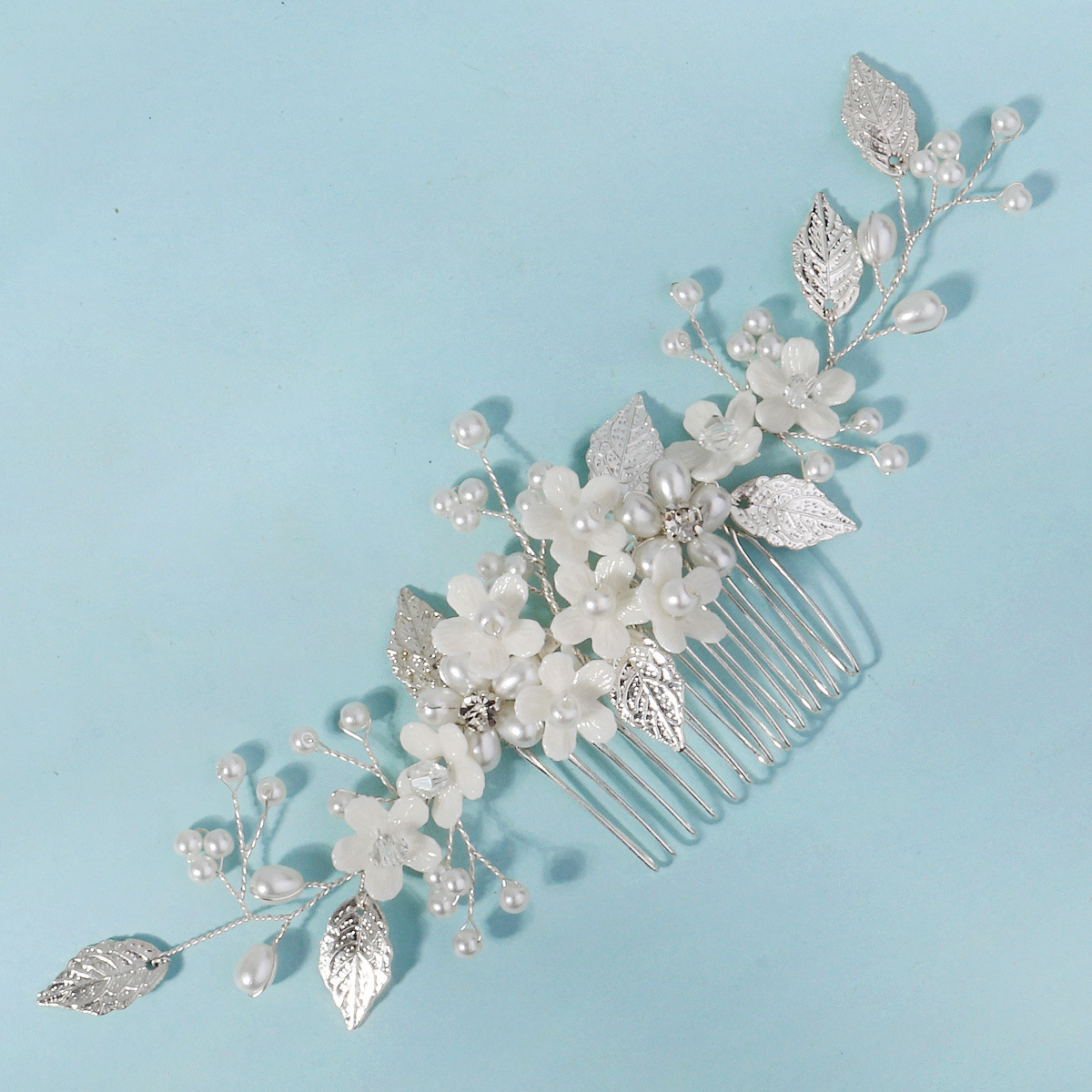 New handcrafted hair accessories from Europe and America, pearl hair combs, retro and versatile banquet dress headwear, leaf and flower hair combs Specification drawing