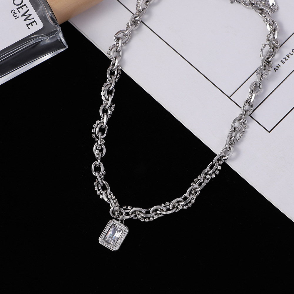 Dark-themed titanium steel non-fading necklace for women, hip-hop chain necklace with a unique design sense, collarbone chain accessory Application Scenario