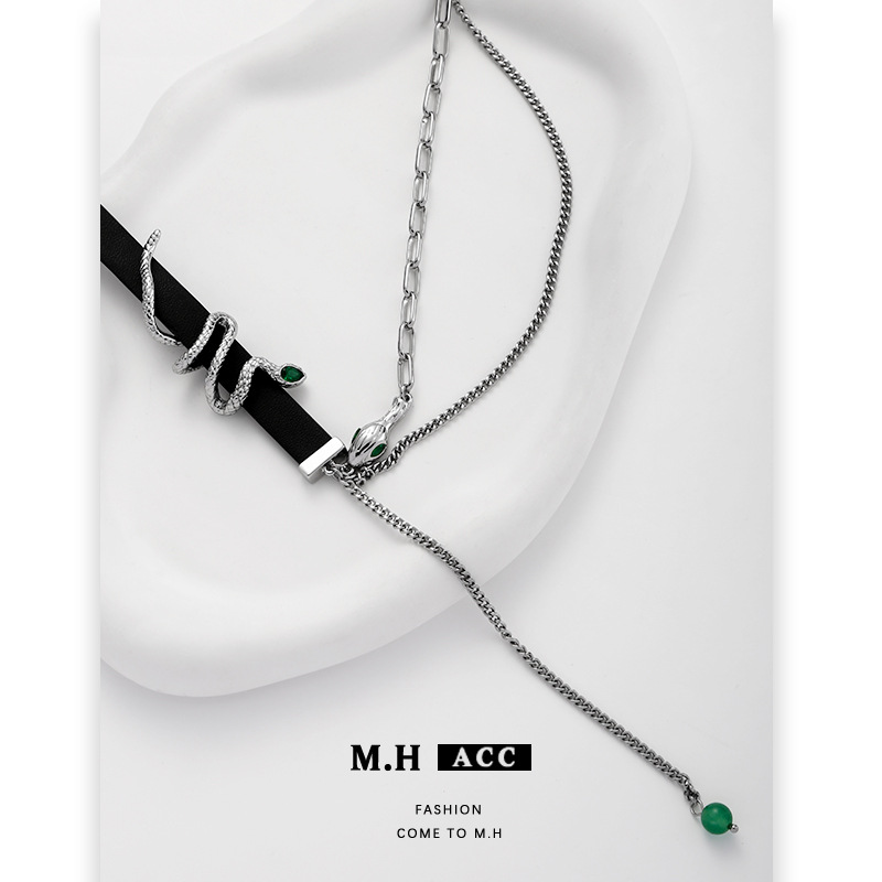Leather chain spliced snake-shaped necklace, a niche design for women, hip-hop punk cold style neck chain, collarbone chain neck accessory Specification drawing