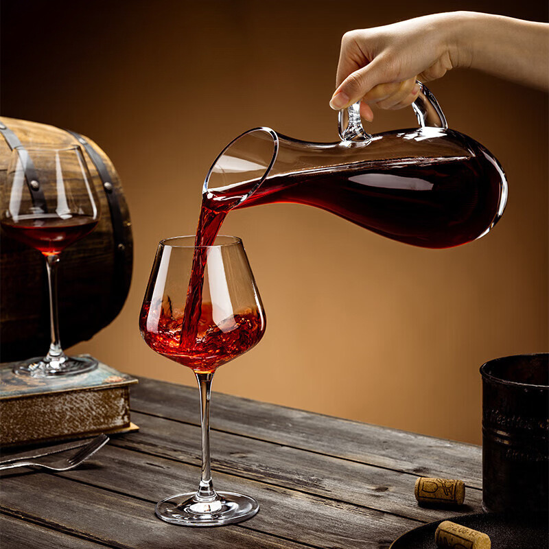Wholesale household red wine and spirits decanters, high-end crystal glass wine dispensers, commercial light luxury high-end wine dispensers Specification drawing