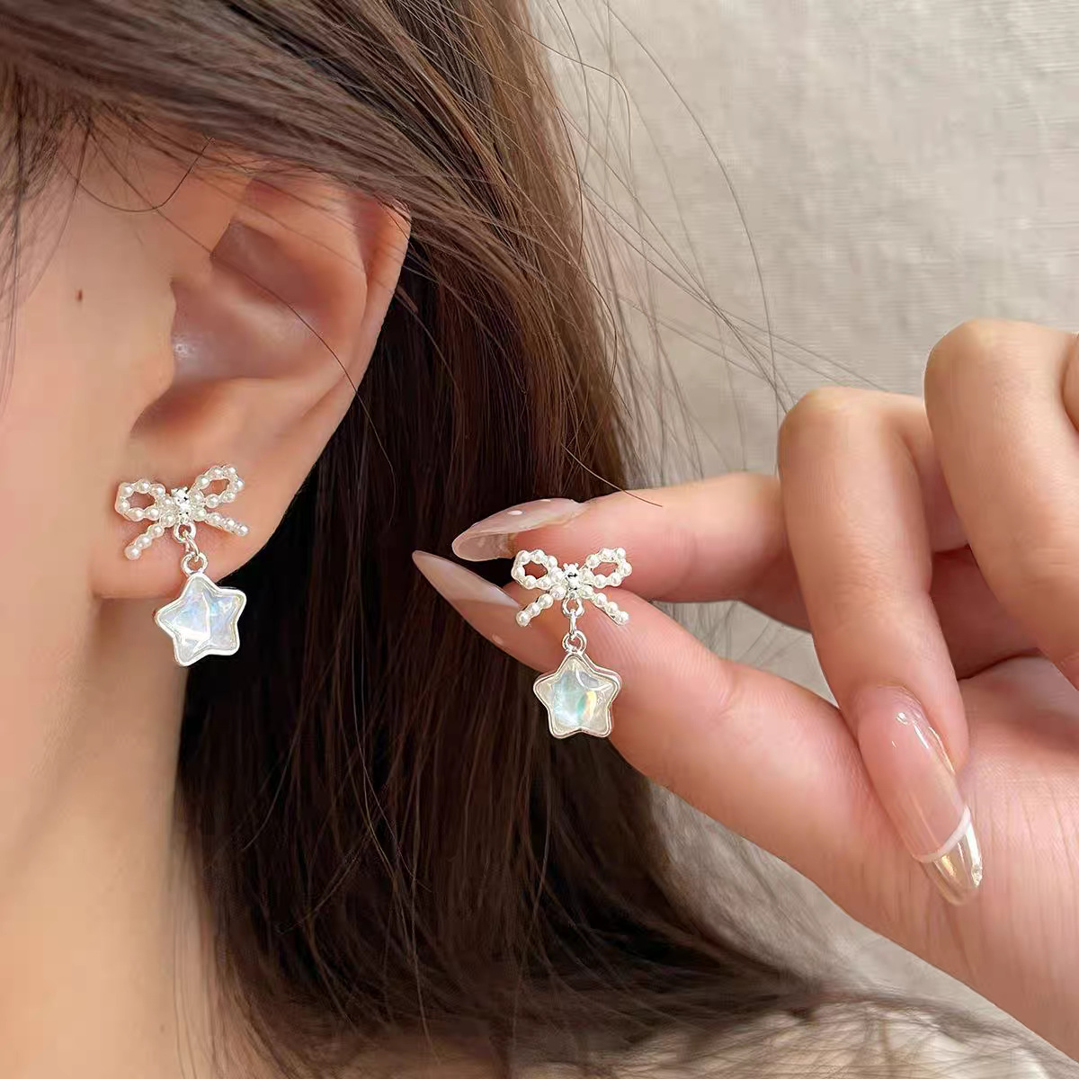 Super suitable for summer ~ Fresh and clear blue star moon pendant, pearl earrings, stud earrings, women's Instagram trendy earrings details Picture