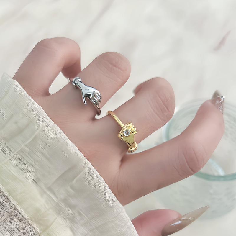New creative hand-holding personalized couple rings, hugging hands, niche design, fashionable, Instagram trendy and simple rings details Picture