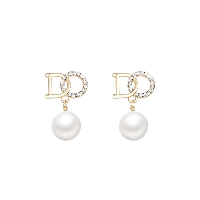 French light luxury high-end chanel-style pearl stud earrings for women, with a trendy and retro, niche fashion design sense Item Picture