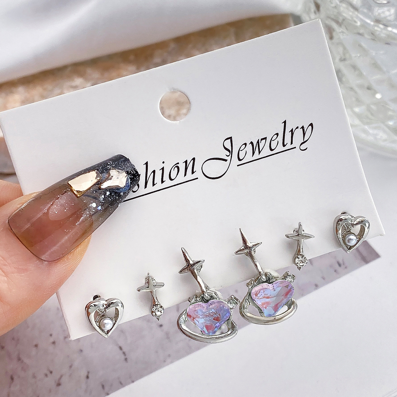 Fresh and sweet diamond-encrusted star stud liquid heart-shaped tassel metal earrings women's fashion earring set of 3 pairs Specification drawing