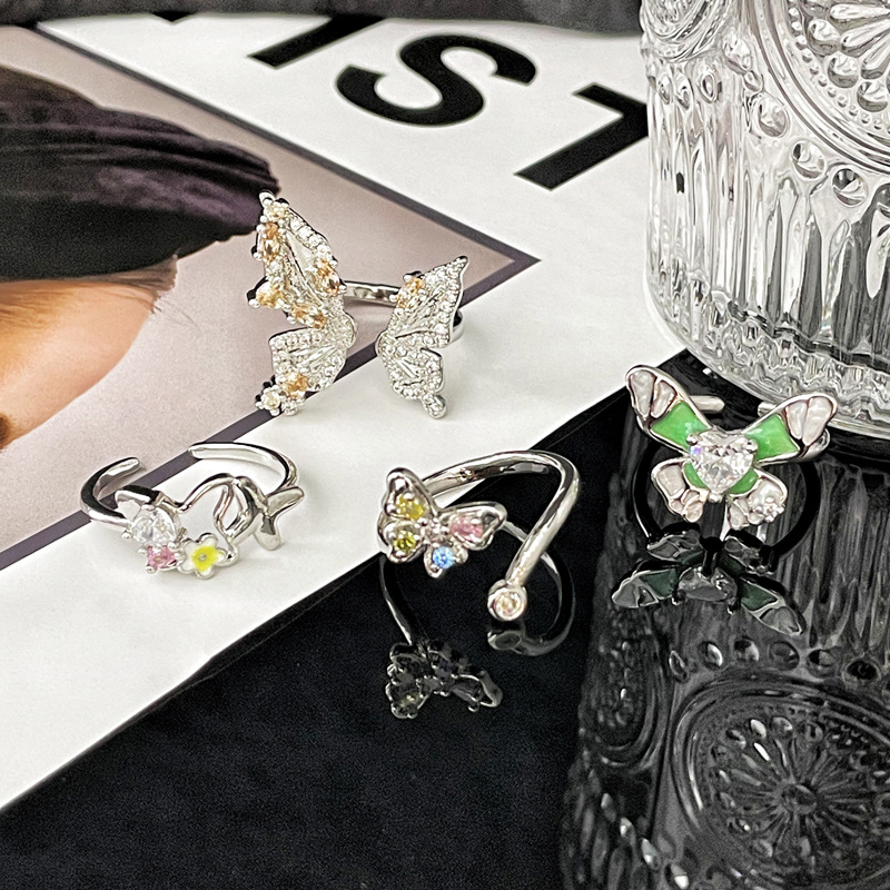 New irregular butterfly opening ring, a niche design for women, with a cold and elegant style, is exquisite and versatile. It's a sweet and cool index ring for hot girls Specification drawing