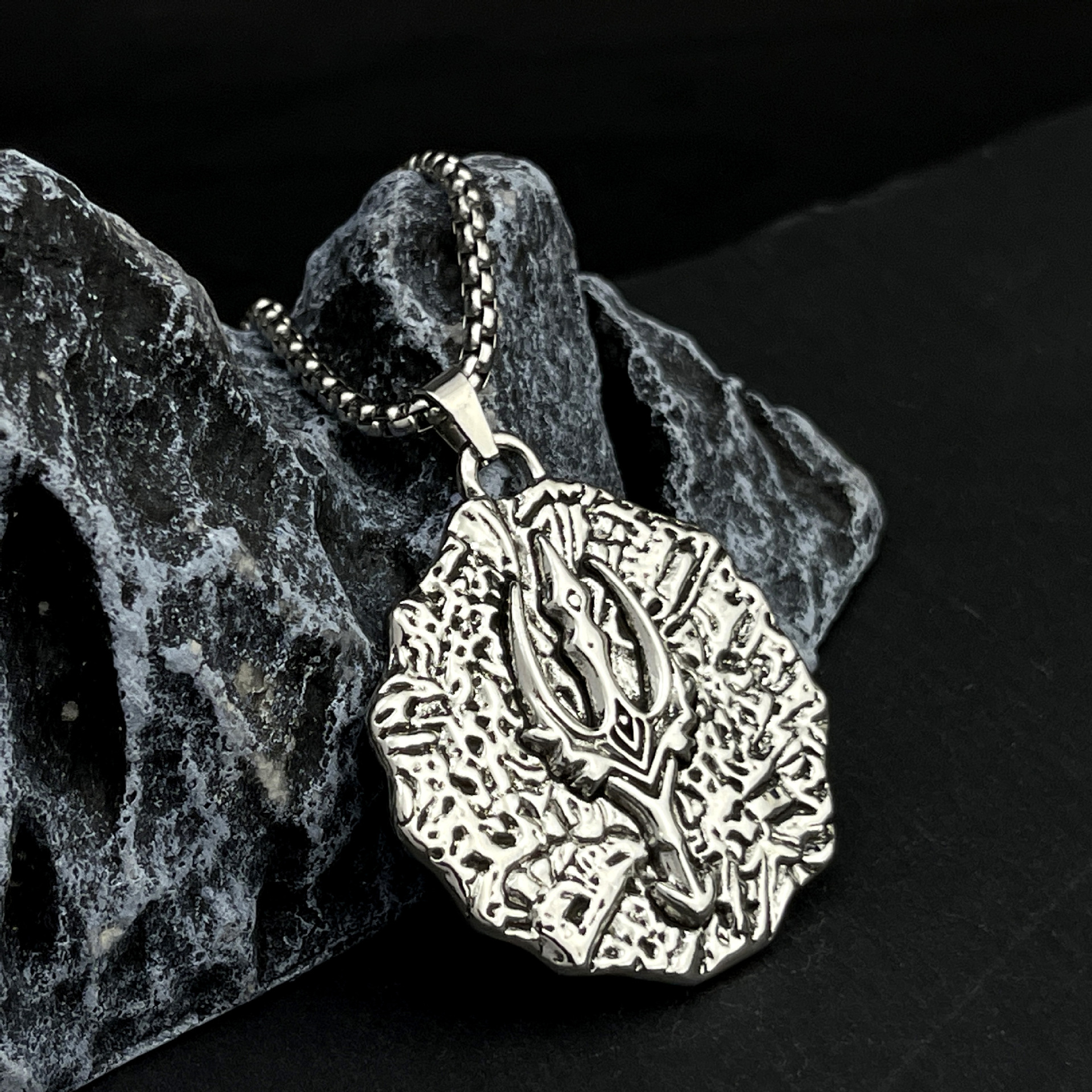 Cross-border Nordic Poseidon Trident alloy pendant, retro, niche and individual hip-hop style titanium steel necklace details Picture