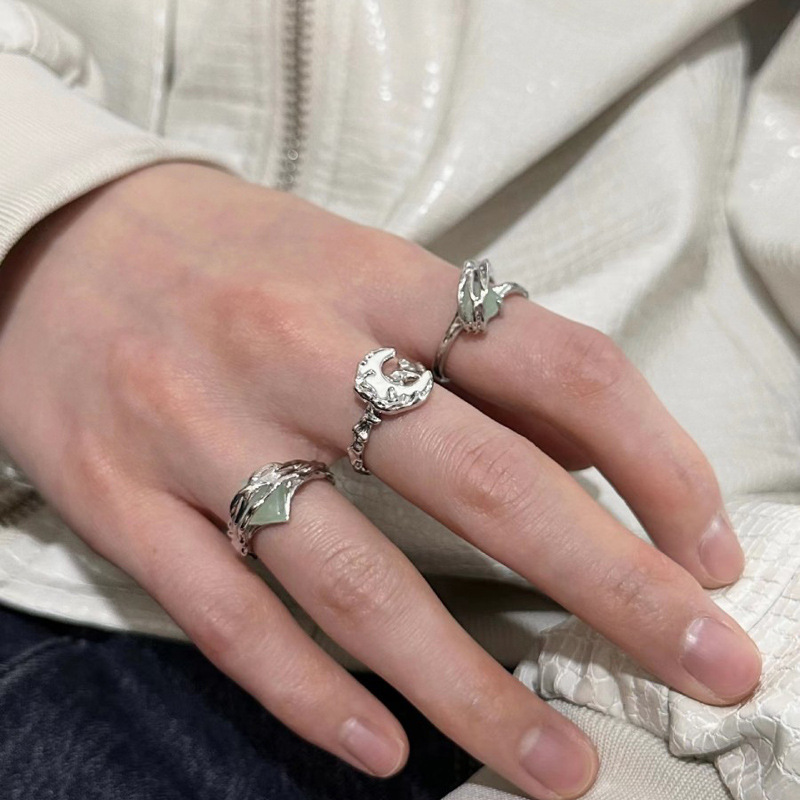 Irregular texture moon-wrapped open ring, sweet and cool girl style, mint green gender-neutral food ring trend details Picture