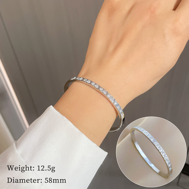 【 All-titanium Steel 】 European and American round zircon minimalist style titanium steel bracelet, minimalist cross-border retro stainless steel jewelry Specification drawing