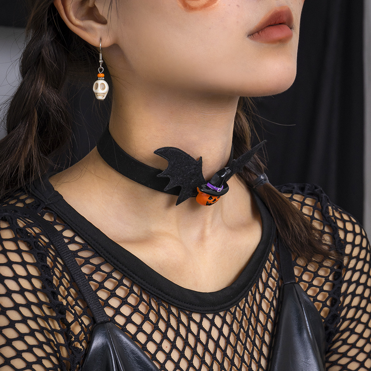 European and American cross-border accessories, Gothic style, sweet and cool, dark bat collarbone chain, Halloween party, black ghost necklace details Picture