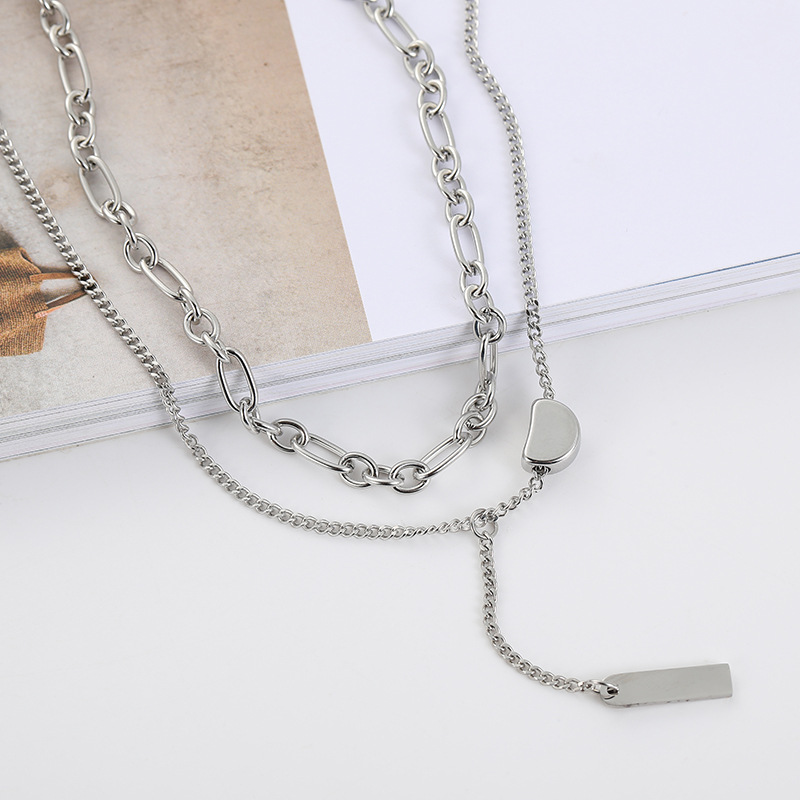 Wholesale of new cross-border European and American style cross-shaped titanium steel necklaces for men with a niche hip-hop retro style on Instagram Application Scenario