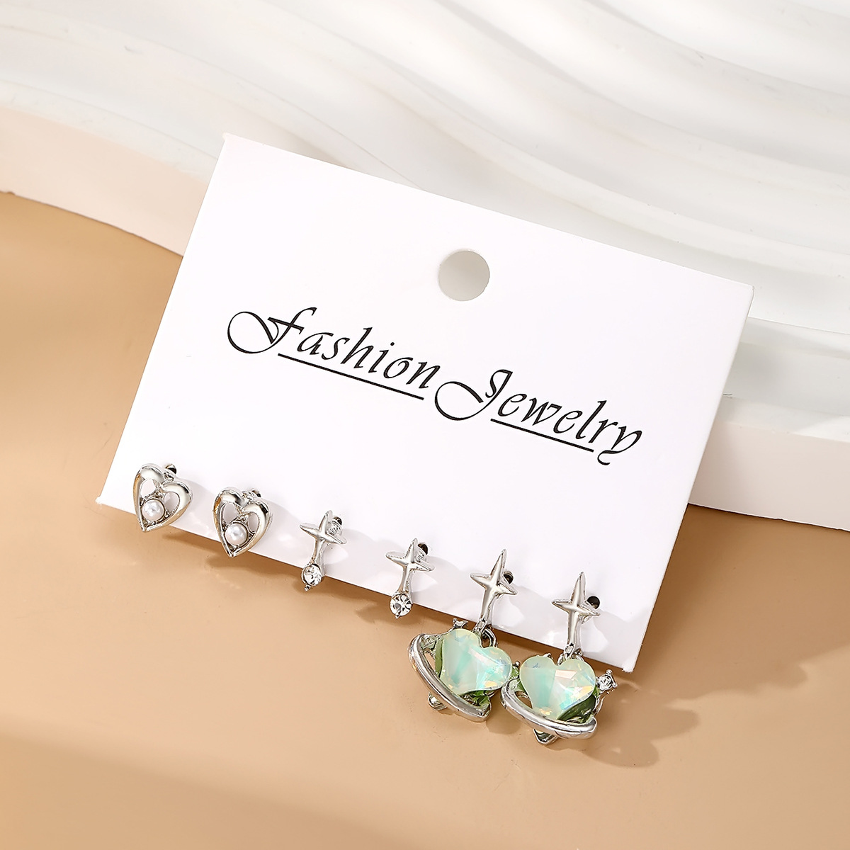 Fashionable commuting high-end earrings, pink heart-shaped star-shaped stud earrings, light luxury and versatile metal earrings and earrings Application Scenario
