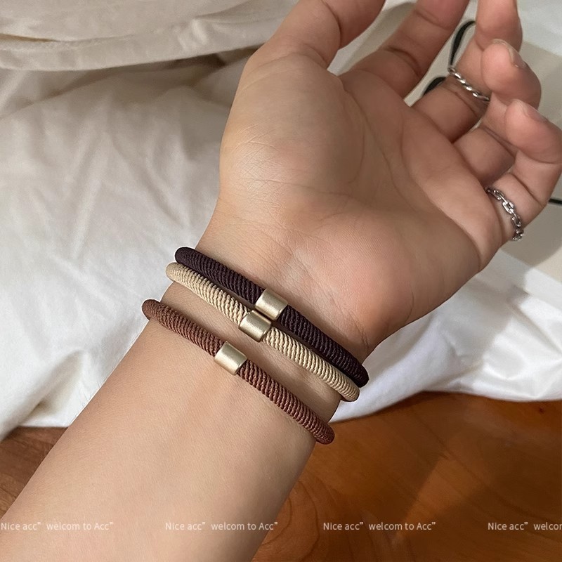 Korean-style durable thick threaded gold buckle leather band, daily basic hair band, hair tie, ponytail base hair tie, head tie Application Scenario
