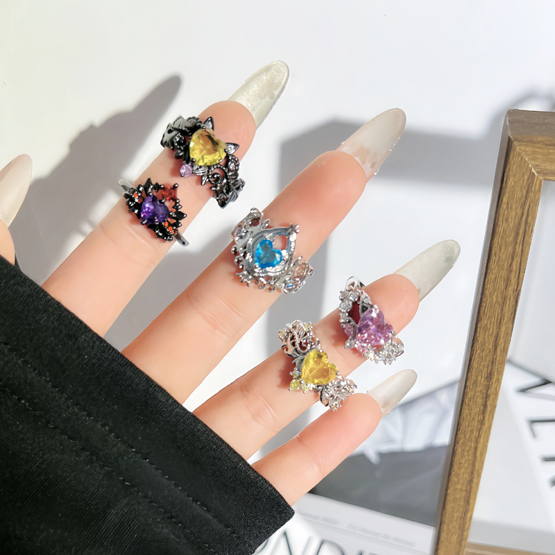 Sweet and passionate, dark and hot girl, fashionable open ring, a niche design for women, with a unique and individualistic punk style, layered index finger ring details Picture