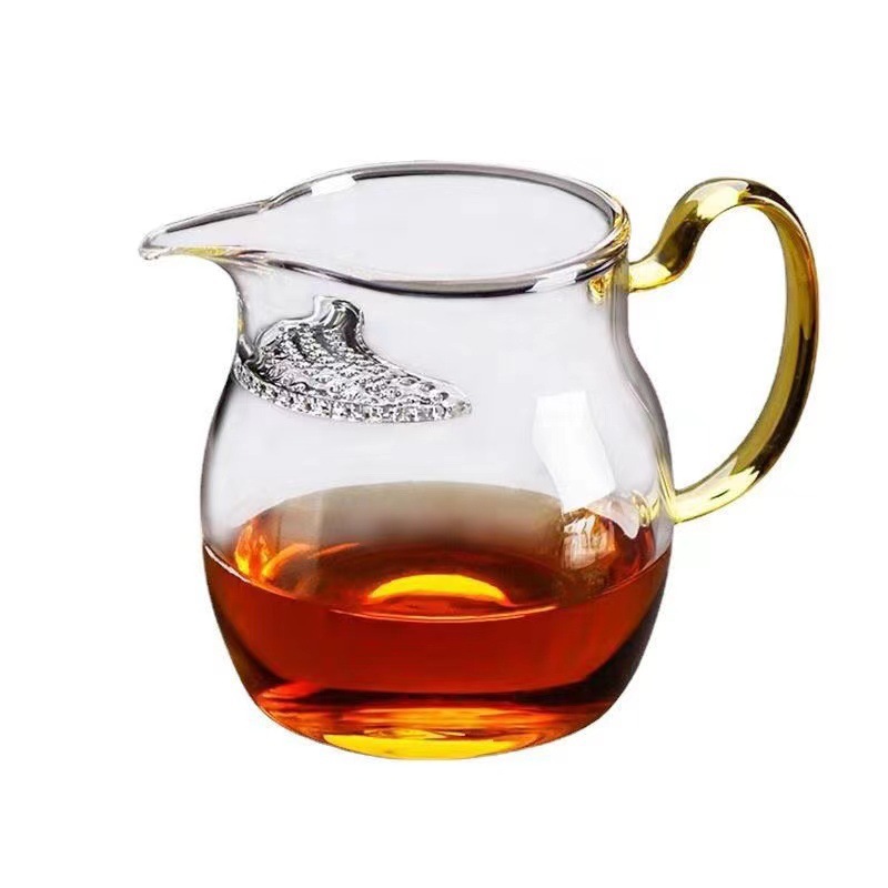 Thickened glass fair cup, Japanese tea sea cup, high borosilicate heat-resistant Gongfu tea set with handle filter, public cup and tea divider Item Picture