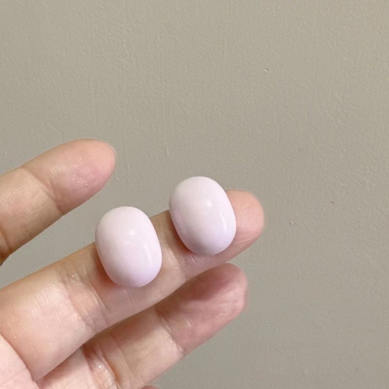 The milk-infused water drop Doudou 925 silver stud earrings are a new summer style that exudes a fair complexion and a creamy girlish charm Specification drawing